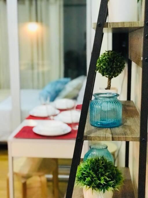 Acqua Private Residence Livingstone Tower Condo Unit With Free Wifi Manilla Buitenkant foto